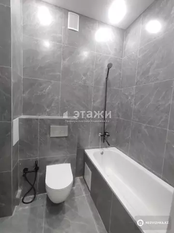 2-комнатная квартира, этаж 2 из 12, 38 м²