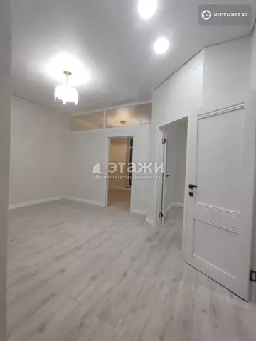 2-комнатная квартира, этаж 2 из 12, 38 м²