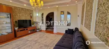 3-комнатная квартира, этаж 4 из 9, 90 м²