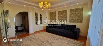 3-комнатная квартира, этаж 4 из 9, 90 м²