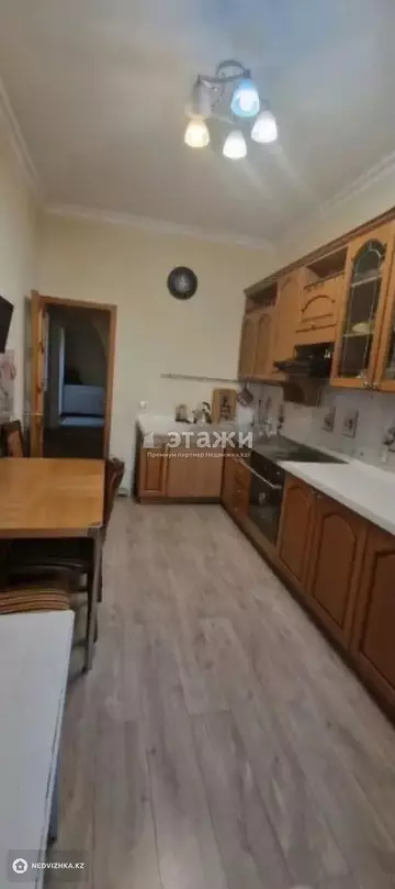 3-комнатная квартира, этаж 4 из 9, 90 м²