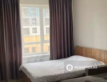 1-комнатная квартира, этаж 22 из 24, 36 м², на длительный срок