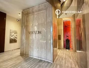 4-комнатная квартира, этаж 2 из 8, 182 м²