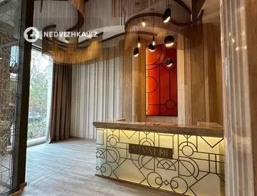 4-комнатная квартира, этаж 2 из 8, 182 м²