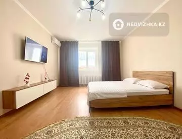 1-комнатная квартира, этаж 4 из 5, 45 м², посуточно