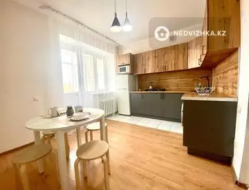 1-комнатная квартира, этаж 4 из 5, 45 м², посуточно