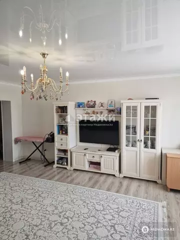 3-комнатная квартира, этаж 10 из 12, 103 м²