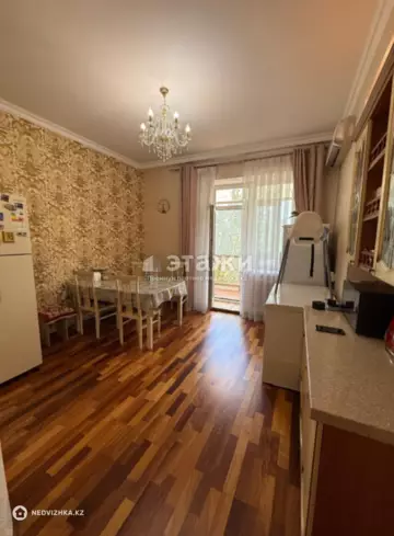 3-комнатная квартира, этаж 3 из 9, 130 м²