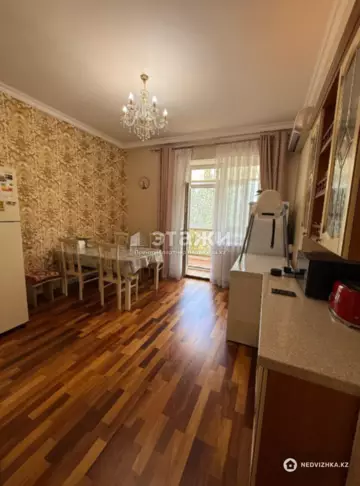 3-комнатная квартира, этаж 3 из 9, 130 м²