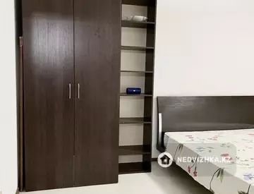 2-комнатная квартира, этаж 2 из 4, 43 м², посуточно