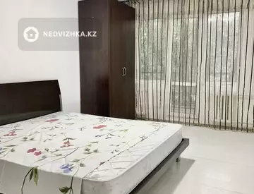 2-комнатная квартира, этаж 2 из 4, 43 м², посуточно