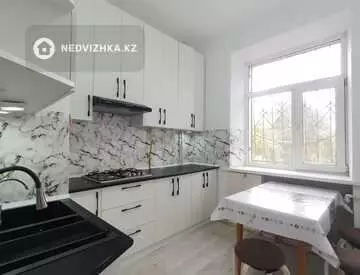 4-комнатная квартира, этаж 2 из 3, 81 м²