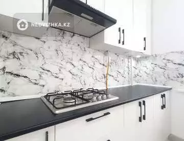 4-комнатная квартира, этаж 2 из 3, 81 м²