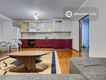 2-комнатная квартира, этаж 13 из 16, 72 м², на длительный срок