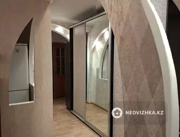 3-комнатная квартира, этаж 2 из 10, 62 м²