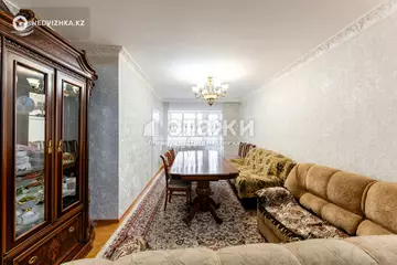 4-комнатная квартира, этаж 3 из 14, 102 м²