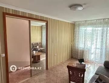 3-комнатная квартира, этаж 4 из 5, 59 м²