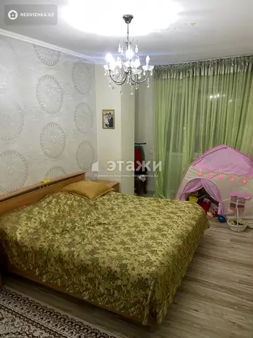 3-комнатная квартира, этаж 10 из 10, 82 м²