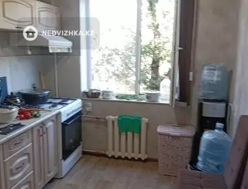3-комнатная квартира, этаж 4 из 5, 60 м²