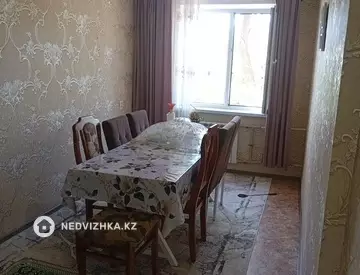 3-комнатная квартира, этаж 4 из 5, 60 м²