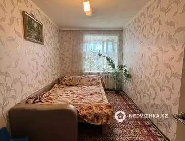 4-комнатная квартира, этаж 9 из 9, 72 м²