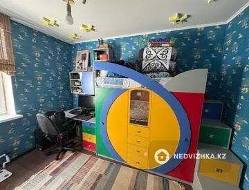 3-комнатная квартира, этаж 4 из 5, 130 м²