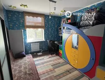 3-комнатная квартира, этаж 4 из 5, 130 м²