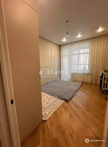 2-комнатная квартира, этаж 9 из 17, 76 м²