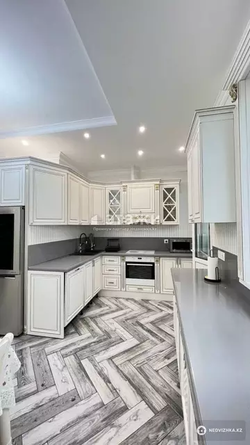 4-комнатная квартира, этаж 6 из 9, 119 м²