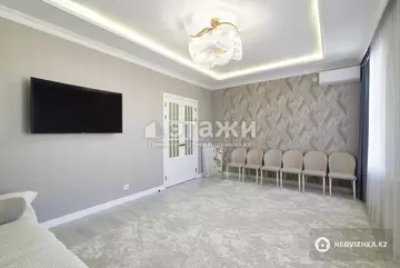3-комнатная квартира, этаж 8 из 9, 96 м²