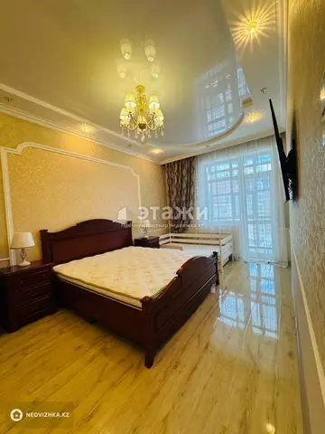 3-комнатная квартира, этаж 5 из 6, 137 м², на длительный срок