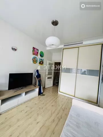 3-комнатная квартира, этаж 5 из 6, 137 м², на длительный срок