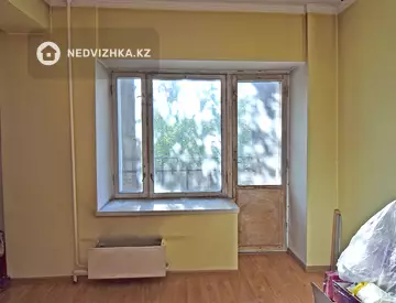 4-комнатная квартира, этаж 4 из 5, 77 м²