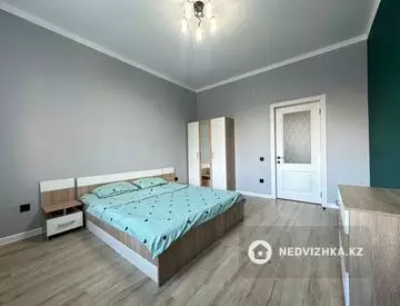 2-комнатная квартира, этаж 1 из 10, 51 м², посуточно