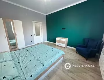 2-комнатная квартира, этаж 1 из 10, 51 м², на длительный срок