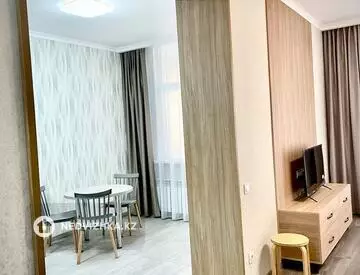 1-комнатная квартира, этаж 11 из 20, 56 м², на длительный срок