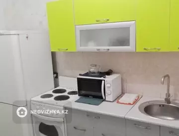 2-комнатная квартира, этаж 3 из 10, 54 м², посуточно