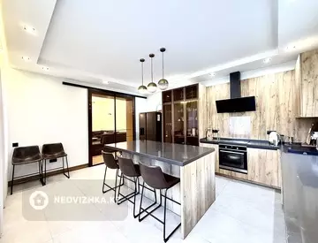 6-комнатный дом, 8 соток, 238 м²