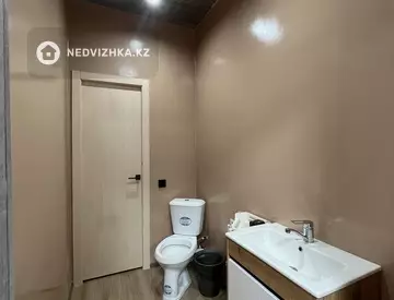 Офисное помещение, этаж 1 из 5, в жилом доме, 100 м²
