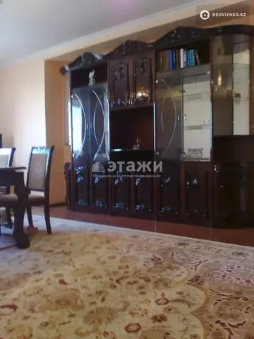 4-комнатная квартира, этаж 8 из 15, 128 м²