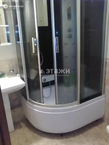 4-комнатная квартира, этаж 8 из 15, 128 м²