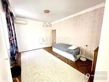4-комнатная квартира, этаж 7 из 15, 145 м²