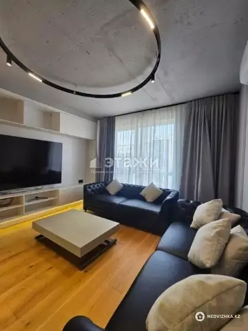 3-комнатная квартира, этаж 13 из 13, 80 м², на длительный срок