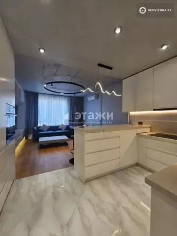 3-комнатная квартира, этаж 13 из 13, 80 м², на длительный срок