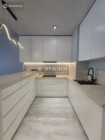 3-комнатная квартира, этаж 13 из 13, 80 м², на длительный срок