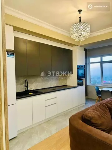 3-комнатная квартира, этаж 19 из 19, 77 м², на длительный срок