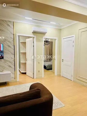 3-комнатная квартира, этаж 19 из 19, 77 м², на длительный срок