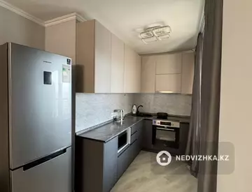 1-комнатная квартира, этаж 23 из 25, 180 м², посуточно