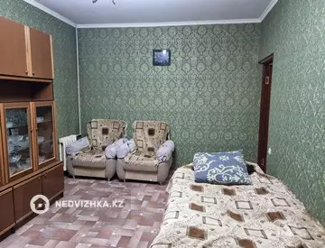1-комнатная квартира, этаж 4 из 5, 36 м²