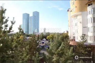4-комнатная квартира, этаж 3 из 8, 183 м²